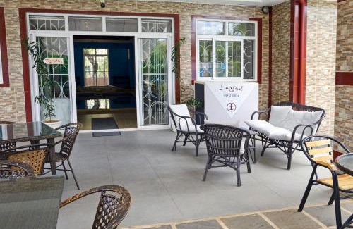 Flic-en-Flac Bed & Breakfast | Lariad BnB