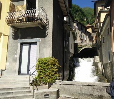 Moltrasio House | Larian Chalet