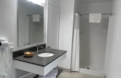 Willits Hotel | Lark Motel