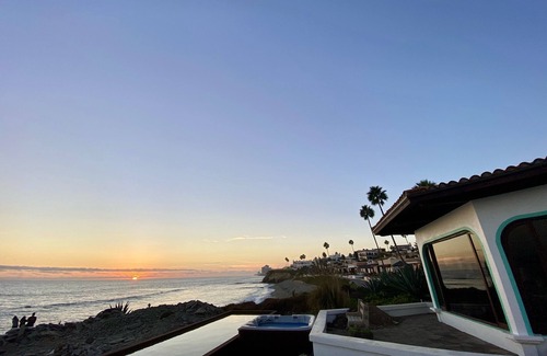 Las Gaviotas House | Las Gaviotas point 220* Views, beach front, 4br, Courtyard, private ht. tub pool