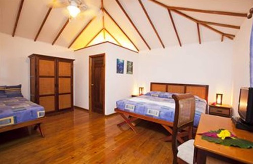 Antoneys Cay Hotel | Las Rocas Resort And Dive Center