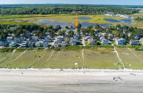 Pine Point House | Latitude Adjustment Walk to Beach & Dining