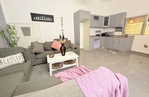 Madaba House | Laura's Cozy HOME City Cinter