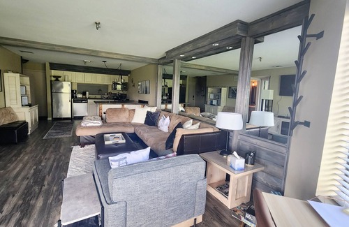 Rockwood Condo | Laurel Highlands: 3Bed/2Bath Condo @ 7 Springs Resort w shuttle & parking