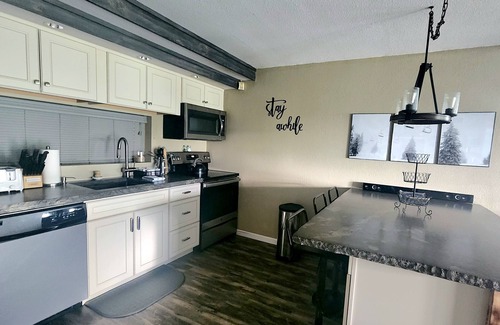 Rockwood Condo | Laurel Highlands: 3Bed/2Bath Condo @ 7 Springs Resort w shuttle & parking