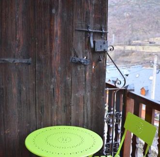 Bossost House | Laurit