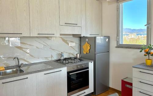 Rezza Apartment | Lavagna in Relax & Comfort, with Balcony