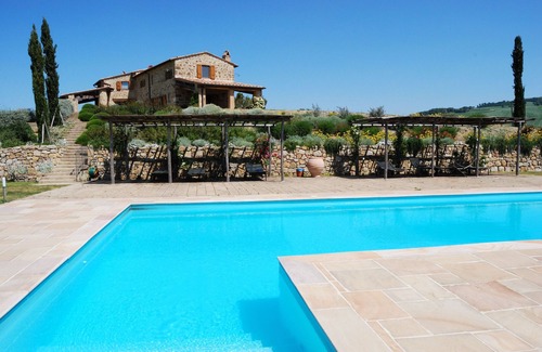 Monticchiello House | Lavender Apartment with a view of the Val d'Orcia