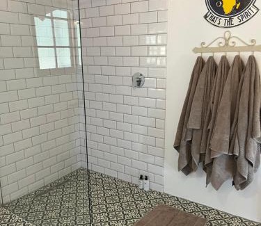 Zenzani House | Lavender Trout Guest Farm