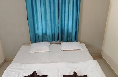 Varanasi Nagar Nigam Hotel | Laxmi villa