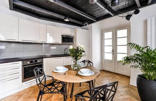 Mala Strana Apartment | Lazenska N4