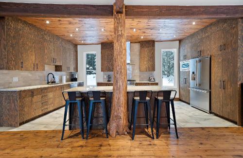 La Minerve Ski Chalet | Lazy Bear Waterfront Chalet W4 Bdrs And Hot Tub