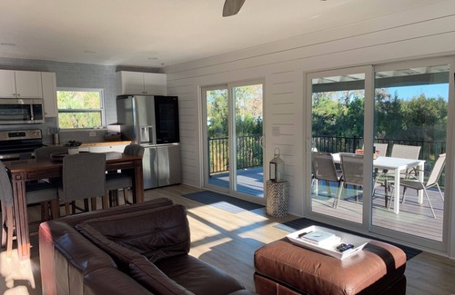 Florahome House | Lazy Days Lake Retreat