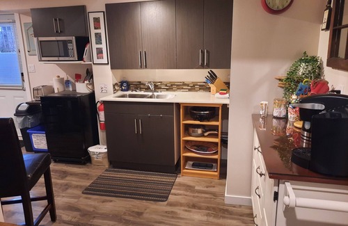 Okanagan-Similkameen House | Lazy Days on Leir-2 Bedroom Guest Basement Suite