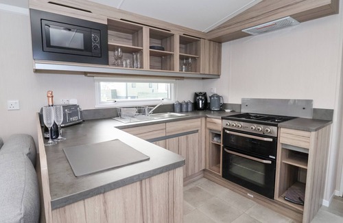 West Heslerton Cottage | Lazy Dayz Lodge