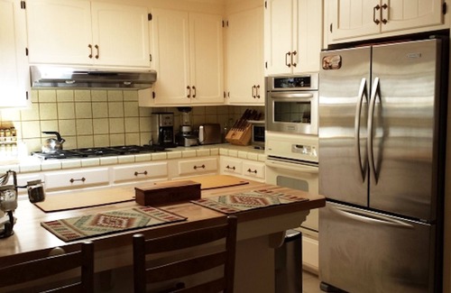 Paicines House | Lazy Hog Inn located on a Spacious Ranch - 10 Miles to Pinnacles National Park