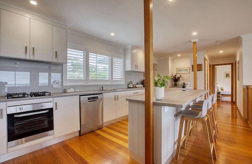 Binalong Bay House | Lazy Wave Beach House