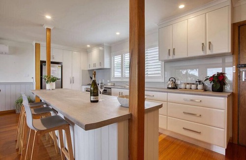 Binalong Bay House | Lazy Wave Beach House