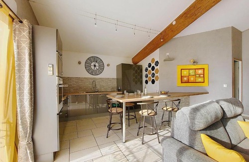 Thezan-les-Beziers House | Le 34 degrés sud - 2 chambres - jardinet et jacuzzi