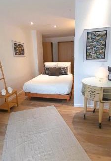 Chateauroux House | le 82 maison d architect 9 pers jardin wifi