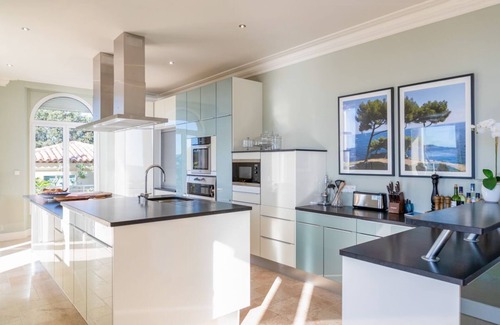Sainte-Maxime Villa | Le Belvedere - Nine Bedroom Villa, Sleeps 22