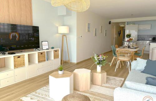 Saint-Martin-du-Littoral Apartment | Le Bord de Mer - Vue Mer - Terrasse - Parking