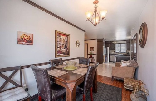 La Riviere-du-Nord Regional County Municipality House | Le bungalow Des Hauteurs Free Parking, Fast WI-Fi