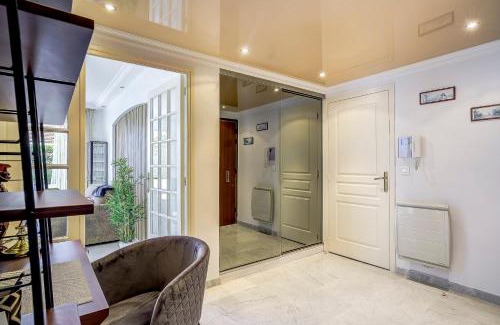 Juan-les-Pins Apartment | Le Cap St-Charles - Spacieux dernier étage - terrasses - climatisation - parking