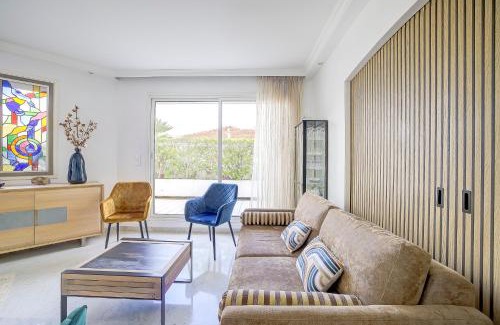 Juan-les-Pins Apartment | Le Cap St-Charles - Spacieux dernier étage - terrasses - climatisation - parking