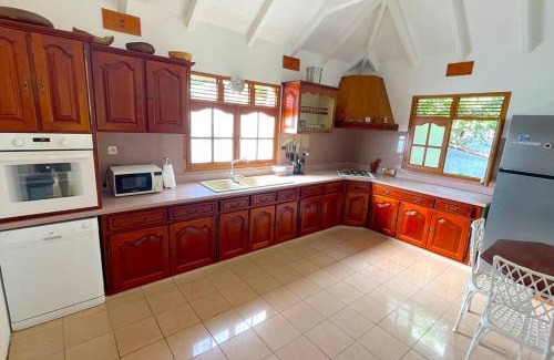 Pointe-Noire House | Le Carambole de JosyHouse - piscine et plage à 2mn