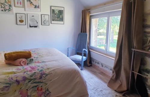 Saint-Vaast-la-Hougue House | Le chambre du Clos Giot