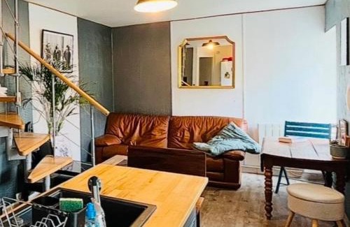 Le Bon Sauveur Apartment | Le charmant Caponière