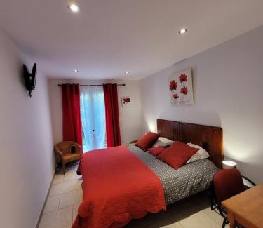 Saint-Chamas House | le clos des sources