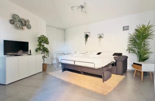 Prado - Republique Apartment | Le Cocon - 2 pièces centre Cannes - Terrasse