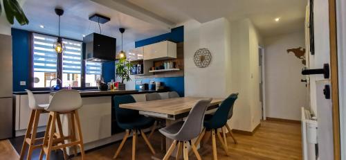 Annecy Apartment | LE COQUET - Gare - Hyper centre - Parking - Wifi - Netflix - Disney+