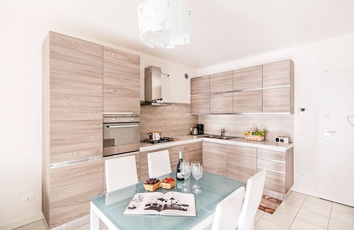 Lonato del Garda Apartment | Le Corti Caterina Apts with pool