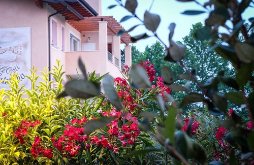 Lonato del Garda Apartment | Le Corti Caterina Apts with pool