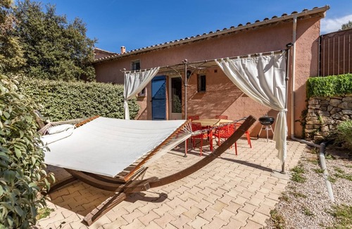 Neoules House | Le Gîte Asie Pour 4 Personnes à 6 Personnes