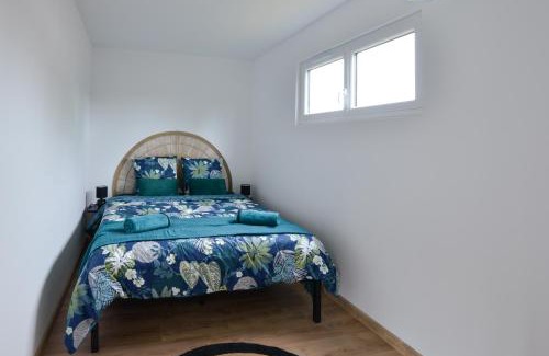 Sainte-Honorine-des-Pertes House | Le Guillaume - Sauna - A moins de 2 km de la plage
