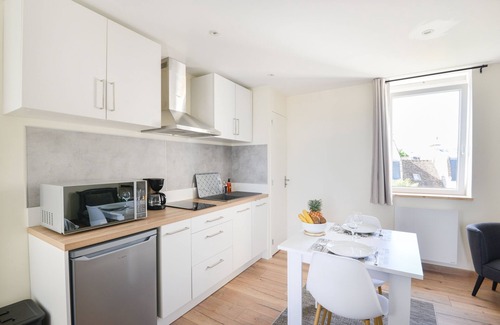 Bernieres-sur-Mer Apartment | Le Haut de la Roseraie - Studio avec vue mer