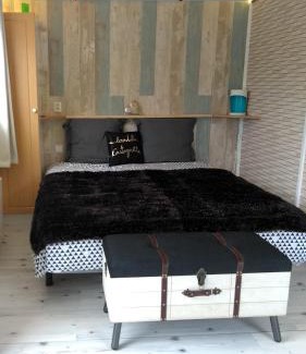 Arrest Bed & Breakfast | le haut village Chambre d'hôtes Mobi-Loft cosy sauna ,douche ,chromothérapie