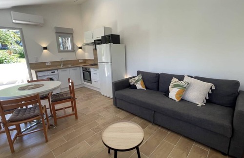 Charavines Apartment | LE LAC BLEU Appt/terrace/private beach lake