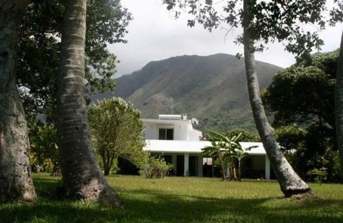 Mont-Dore Sud Villa | Le Mont Dore: Luxury Villa with private beach .