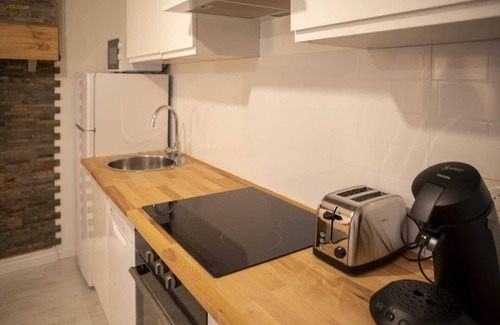 Villefranche-de-Rouergue Apartment | Le Nid 3 Wifi, Netflix, Disney+, Coeur de Bastide
