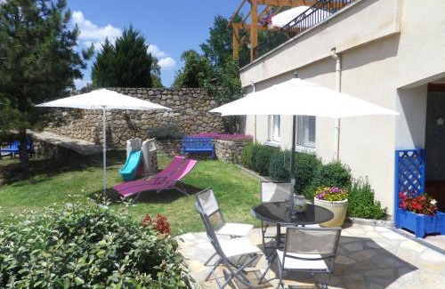 Vieille-Brioude Bed & Breakfast | Le Panorama - Chambres d'hôtes - Cuisine disponible