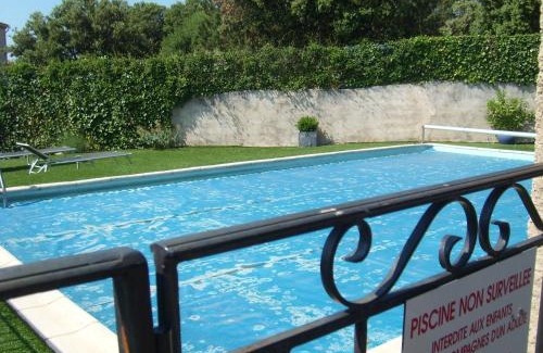 Chateauneuf-Val-Saint-Donat House | le petit coin de Noah