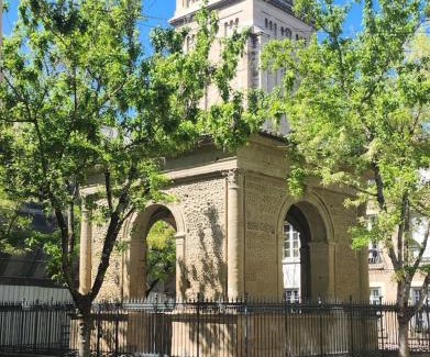 Valence Apartment | Le Petit Pendentif - cœur de ville cathédrale - rdc