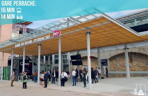 Old Lyon Apartment | Le Prestige Vieux Lyon, Duplex Vue sur la Saône