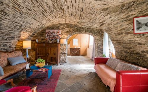 Comps-la-Grand-Ville Bed & Breakfast | Le Prieuré de Saint Sauveur - Séjour Nature & Détente