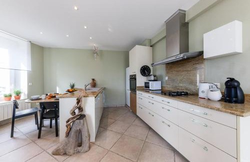 Roucas-Blanc Apartment | Le Protis